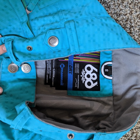 686 Snowboarding Pants - Picture 3 of 4